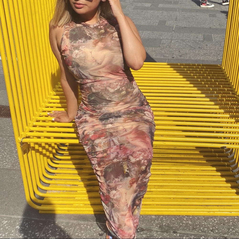 Dress - Picture 2 of 2